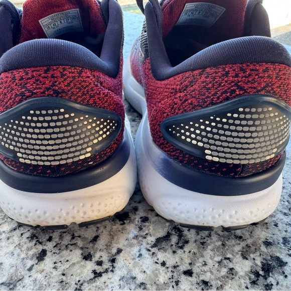 Brooks Women's Running Shoes - Black and Pink ghost 16 size 10 - Picture 4 of 9